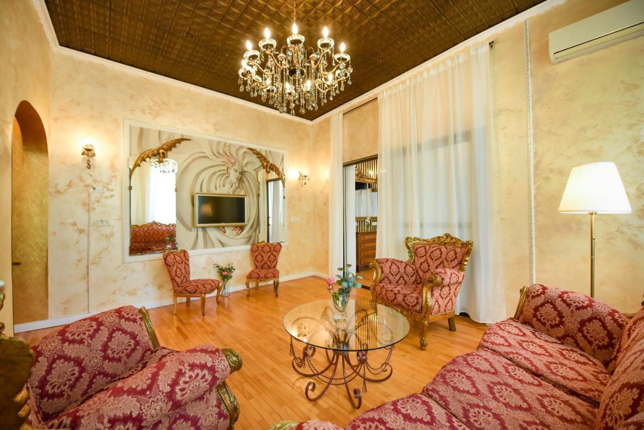 The Museum - Wonderful Super Central Apartment บูคาเรสต์ ภายนอก รูปภาพ