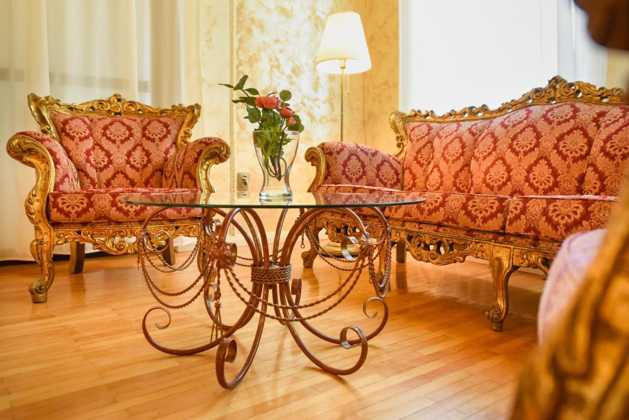 The Museum - Wonderful Super Central Apartment บูคาเรสต์ ภายนอก รูปภาพ
