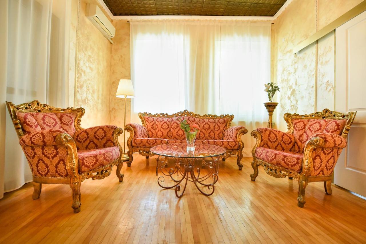The Museum - Wonderful Super Central Apartment บูคาเรสต์ ภายนอก รูปภาพ
