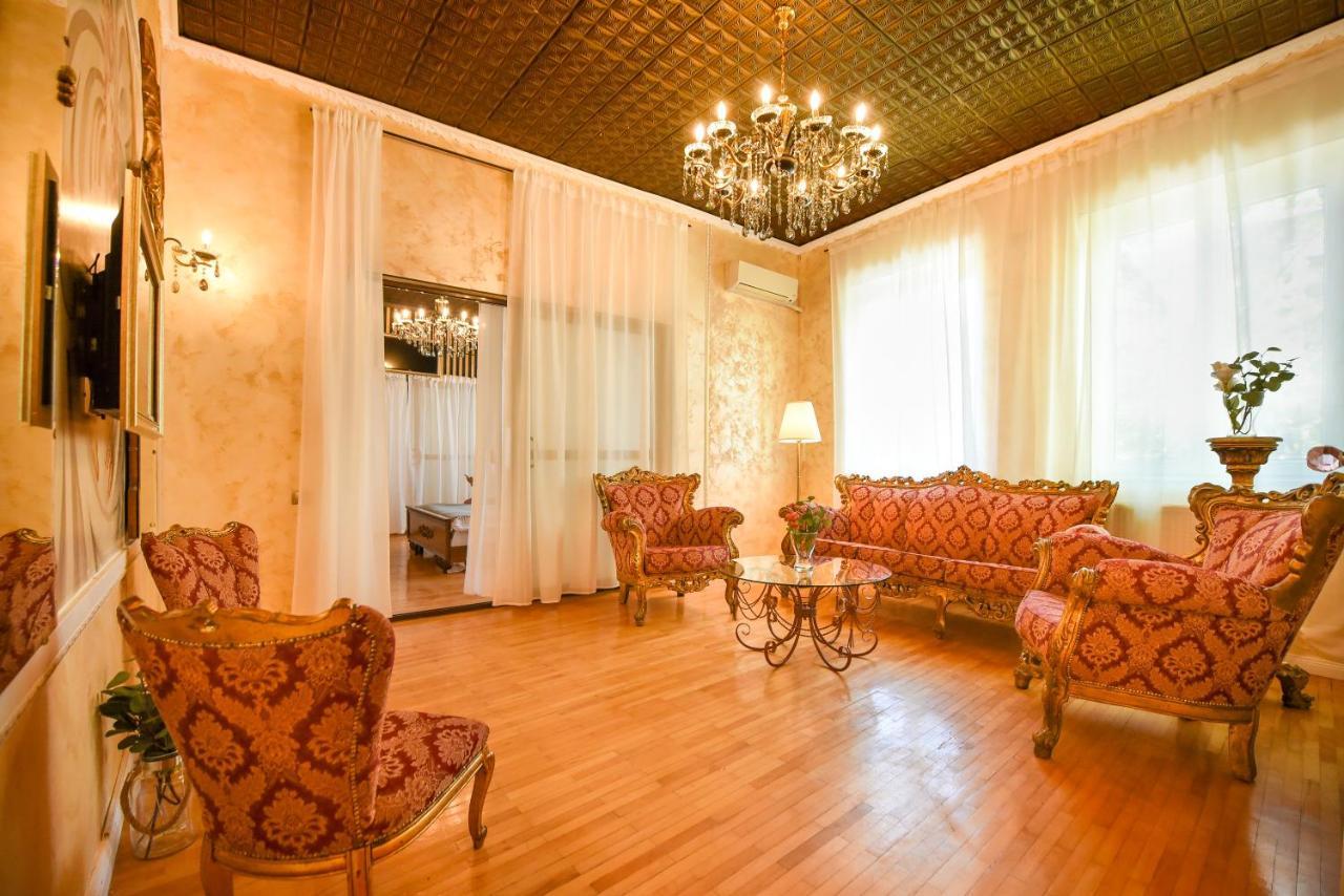 The Museum - Wonderful Super Central Apartment บูคาเรสต์ ภายนอก รูปภาพ