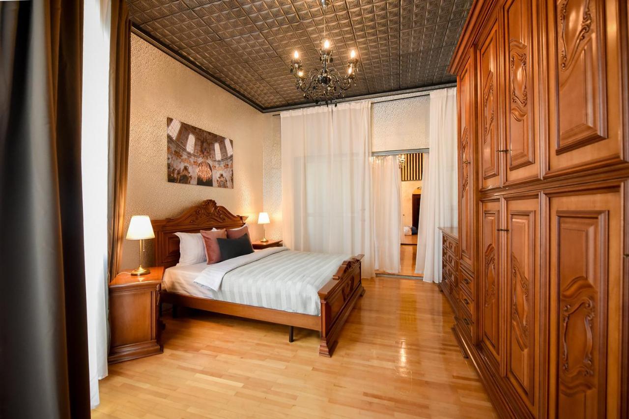 The Museum - Wonderful Super Central Apartment บูคาเรสต์ ภายนอก รูปภาพ