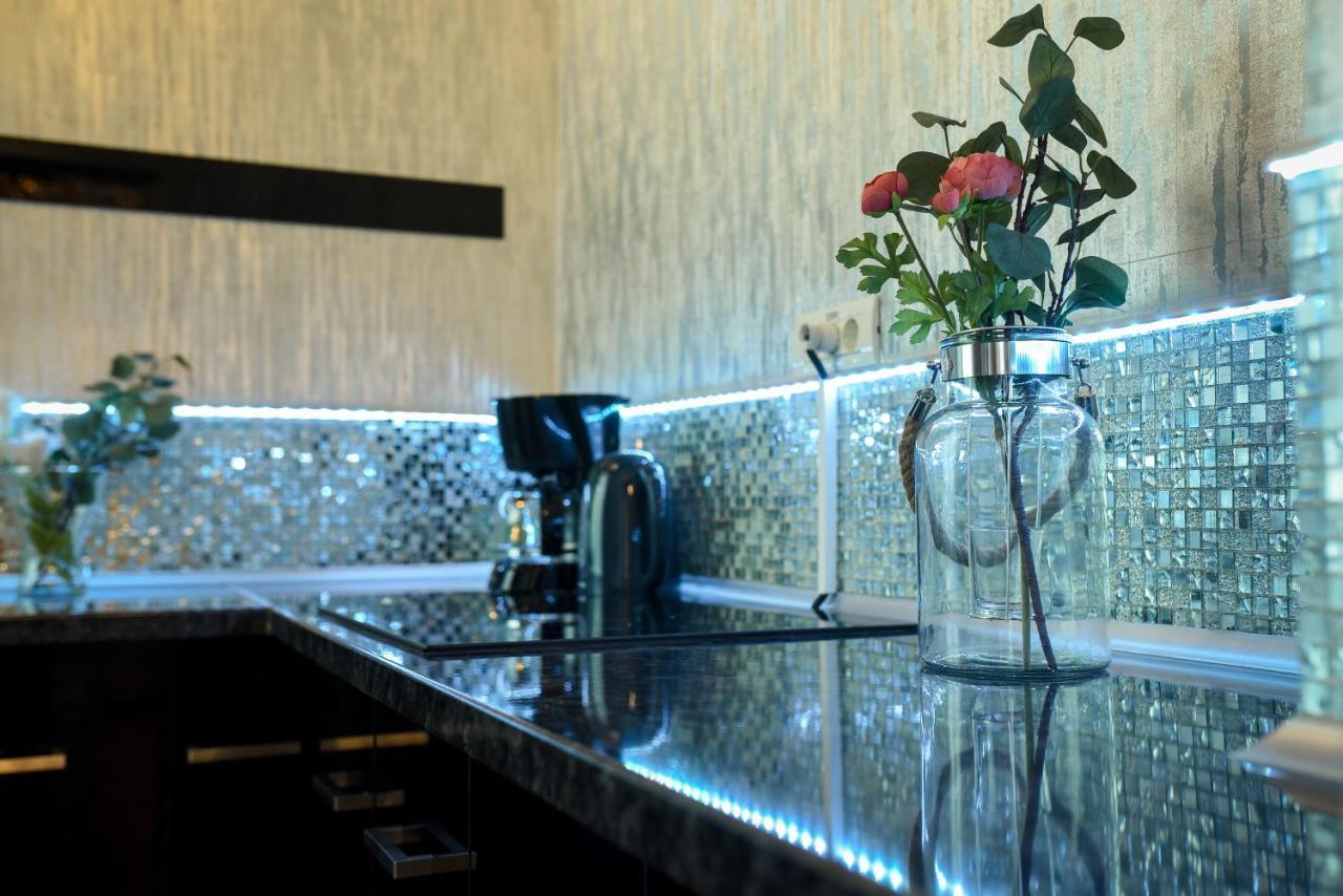 The Museum - Wonderful Super Central Apartment บูคาเรสต์ ภายนอก รูปภาพ