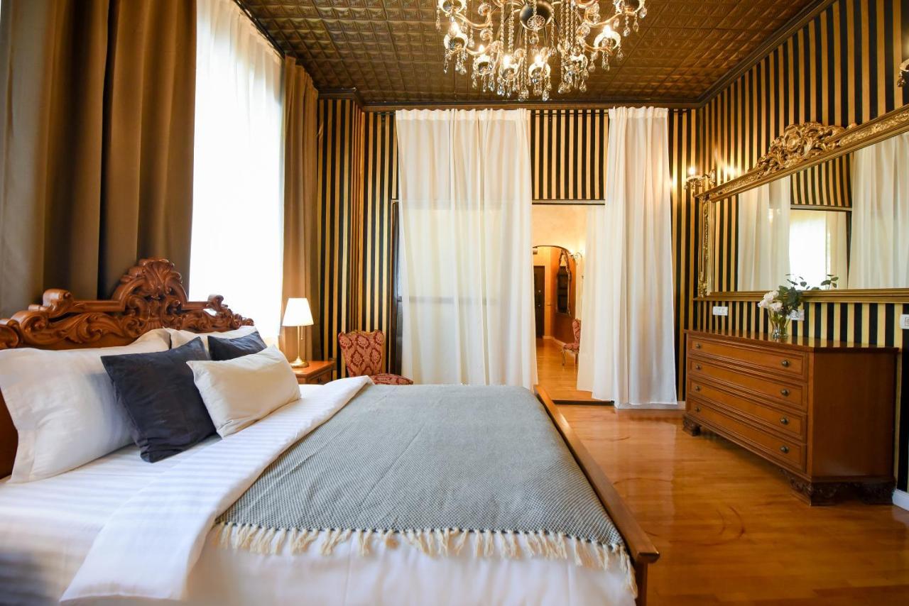 The Museum - Wonderful Super Central Apartment บูคาเรสต์ ภายนอก รูปภาพ