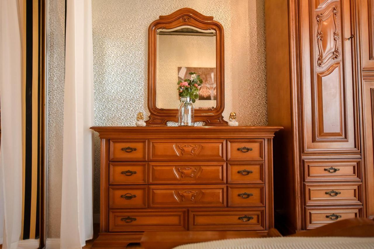 The Museum - Wonderful Super Central Apartment บูคาเรสต์ ภายนอก รูปภาพ