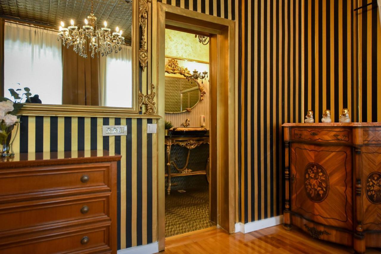 The Museum - Wonderful Super Central Apartment บูคาเรสต์ ภายนอก รูปภาพ