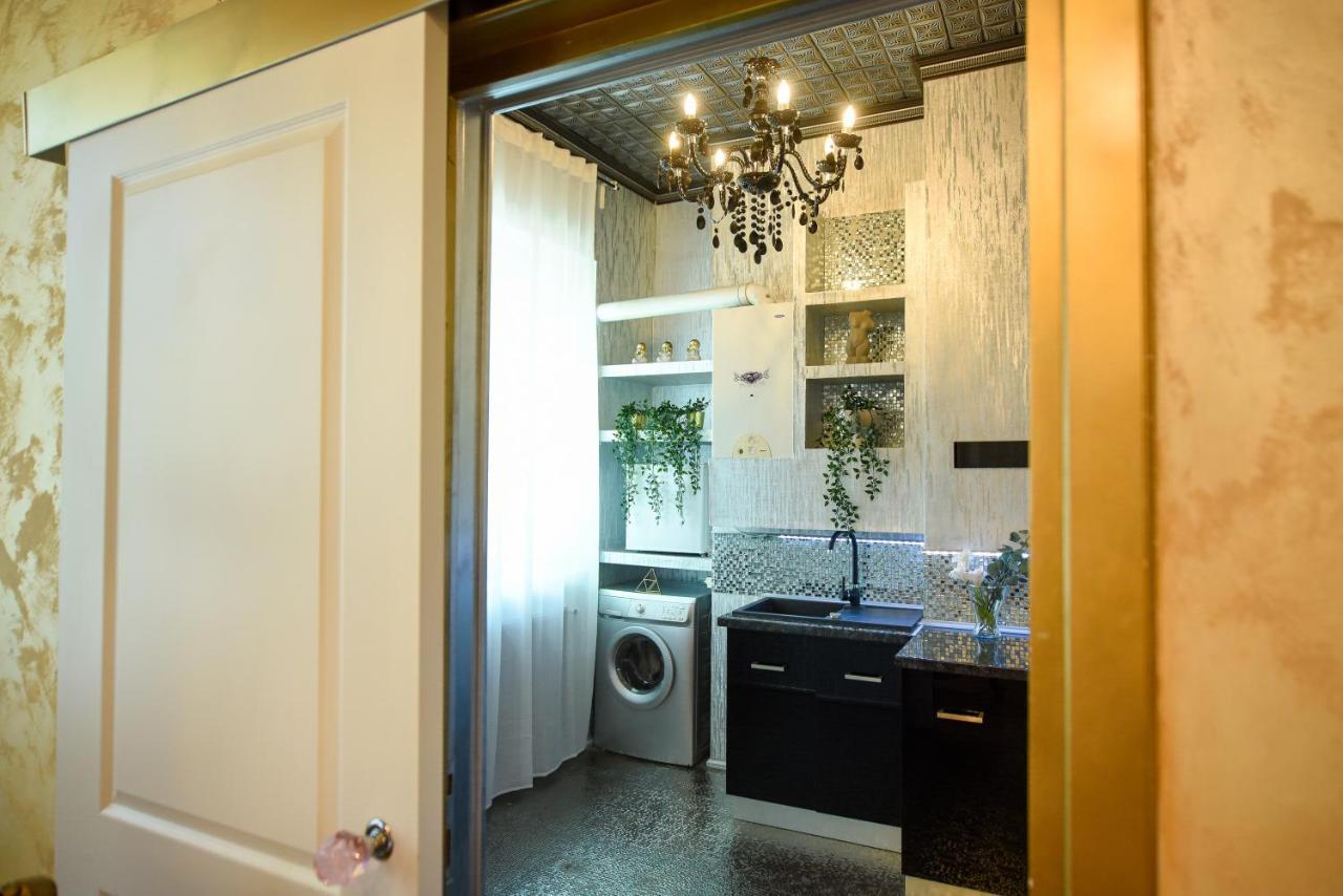 The Museum - Wonderful Super Central Apartment บูคาเรสต์ ภายนอก รูปภาพ