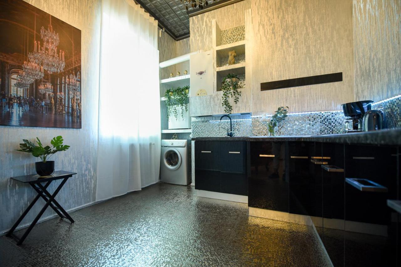 The Museum - Wonderful Super Central Apartment บูคาเรสต์ ภายนอก รูปภาพ